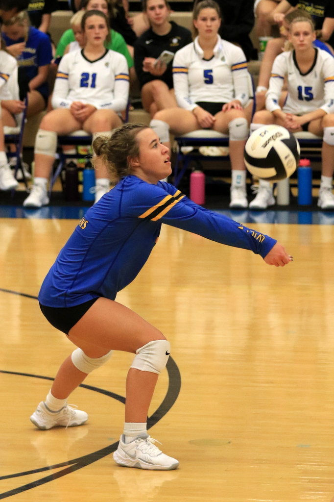Senior libero Halle Elliot led CHS with 13 digs Wednesday in their 3-0 SAC loss to Tri-West.